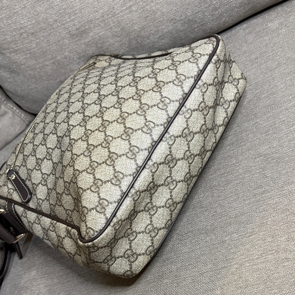 Gucci GG Supreme Canvas Messenger Bag with Dark Brown Trim - Picture 7 of 11